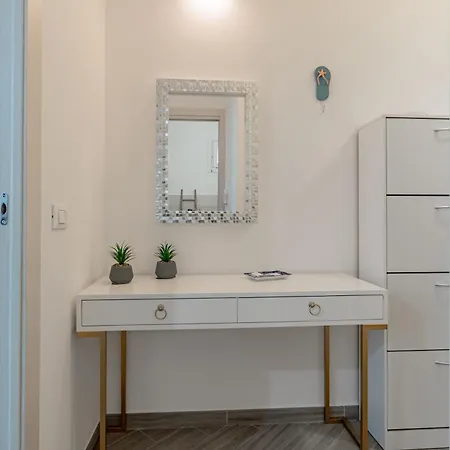 H11 Casa Alice Monolocale - * Санремо